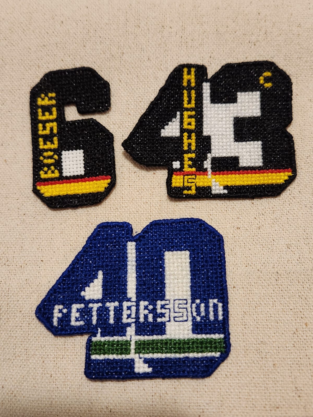 Personalized Pet Portrait cross-stitch of a golden retriever